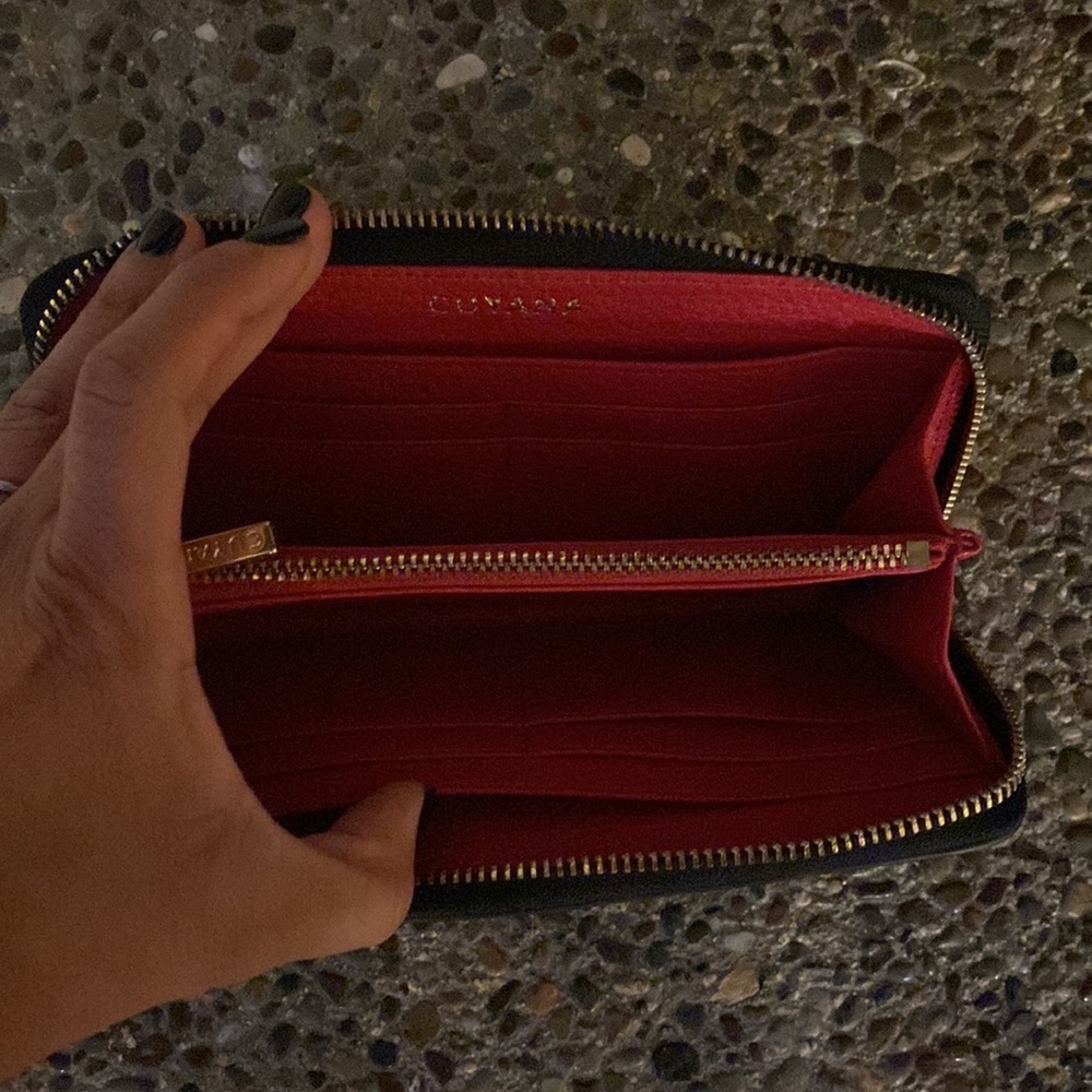 Cuyana wallet monogrammed CG